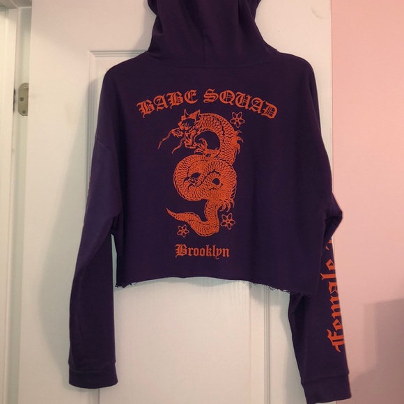 H&M cropped hoodie - Picture 2 of 3